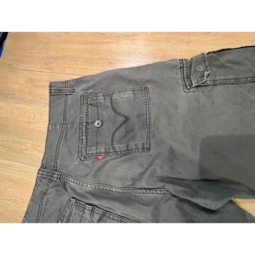 Vintage Levi Strauss Mens Sz 36 Olive Green Cargo Shorts thrashed Cotton